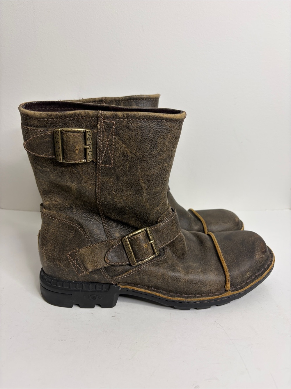 UGG Boots Men 8.5 Brown Leather Sheepskin Lined Moto Engineer Cap Toe Rockville